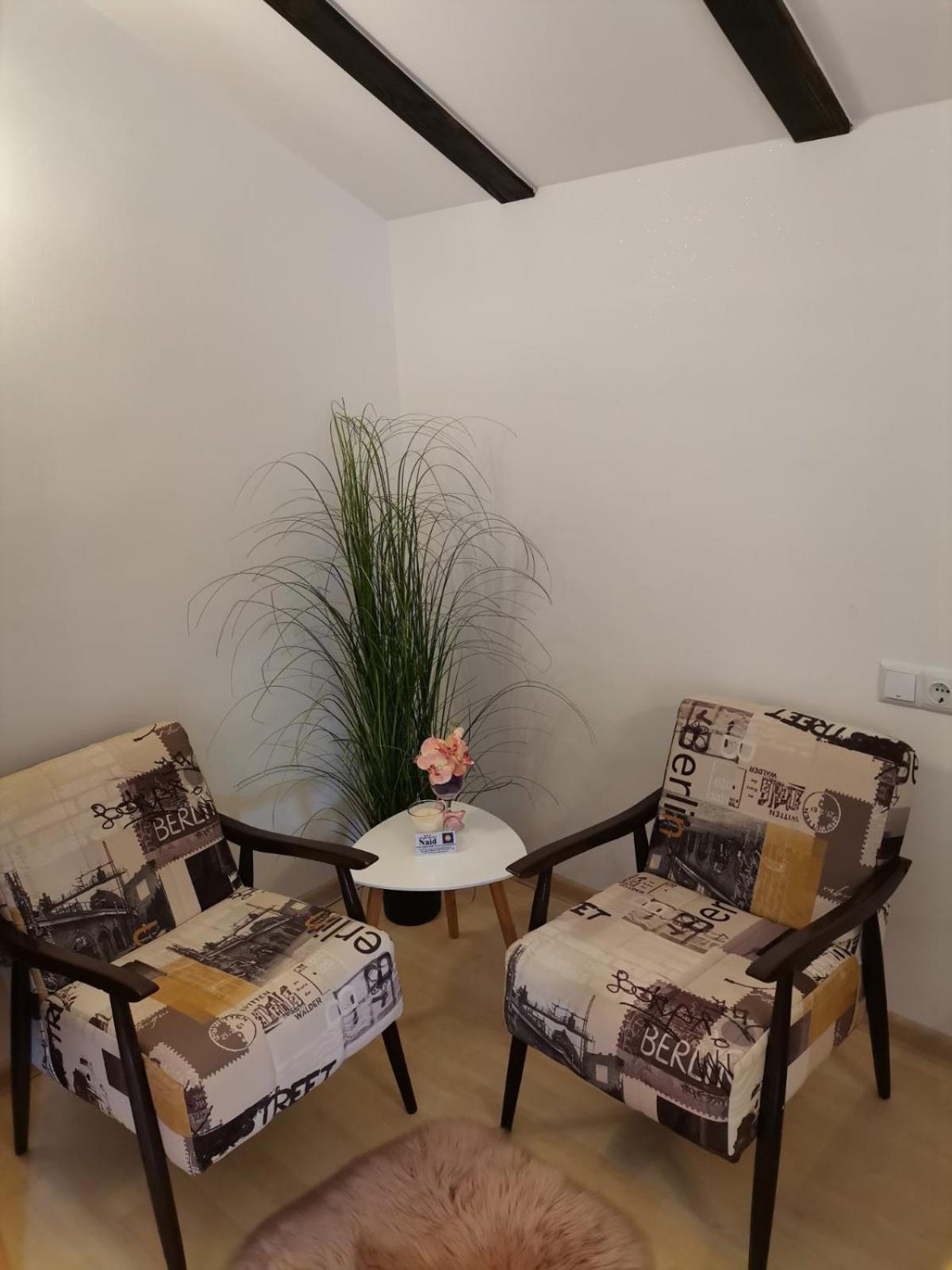 Naid Apartmani Kulen Vakuf Oda fotoğraf